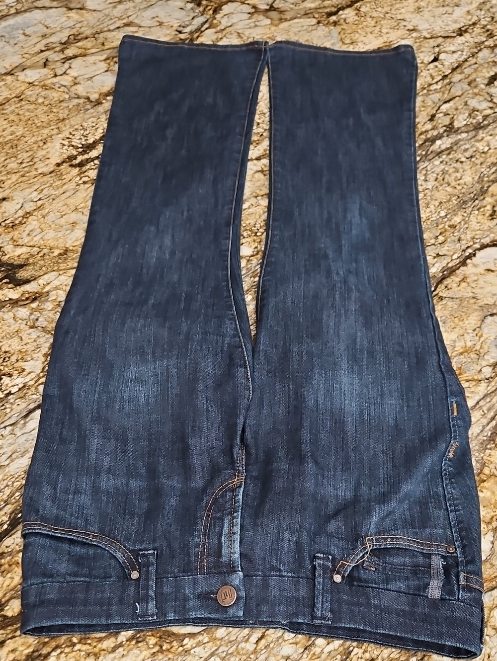 IT Los Angeles Women's Dark Wash Denim Jeans. Size 29 Inseam 32" Rise 8"